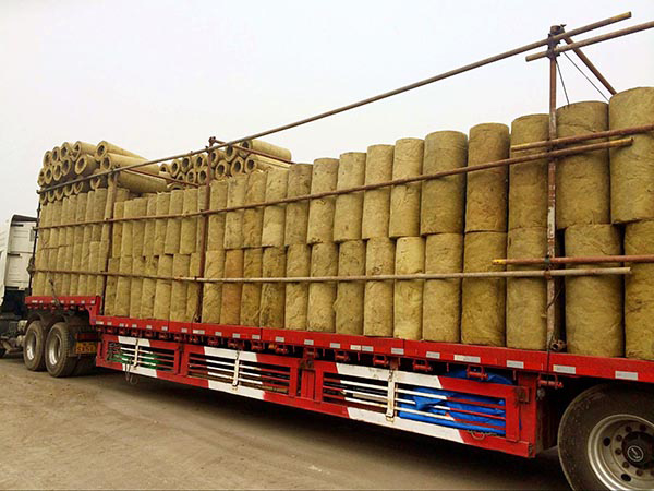 關(guān)于保溫材料廠家哪個(gè)好一點(diǎn)，深度解析與對(duì)比分析