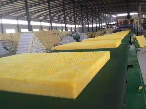 金威玻璃棉保溫材料廠家深度解析