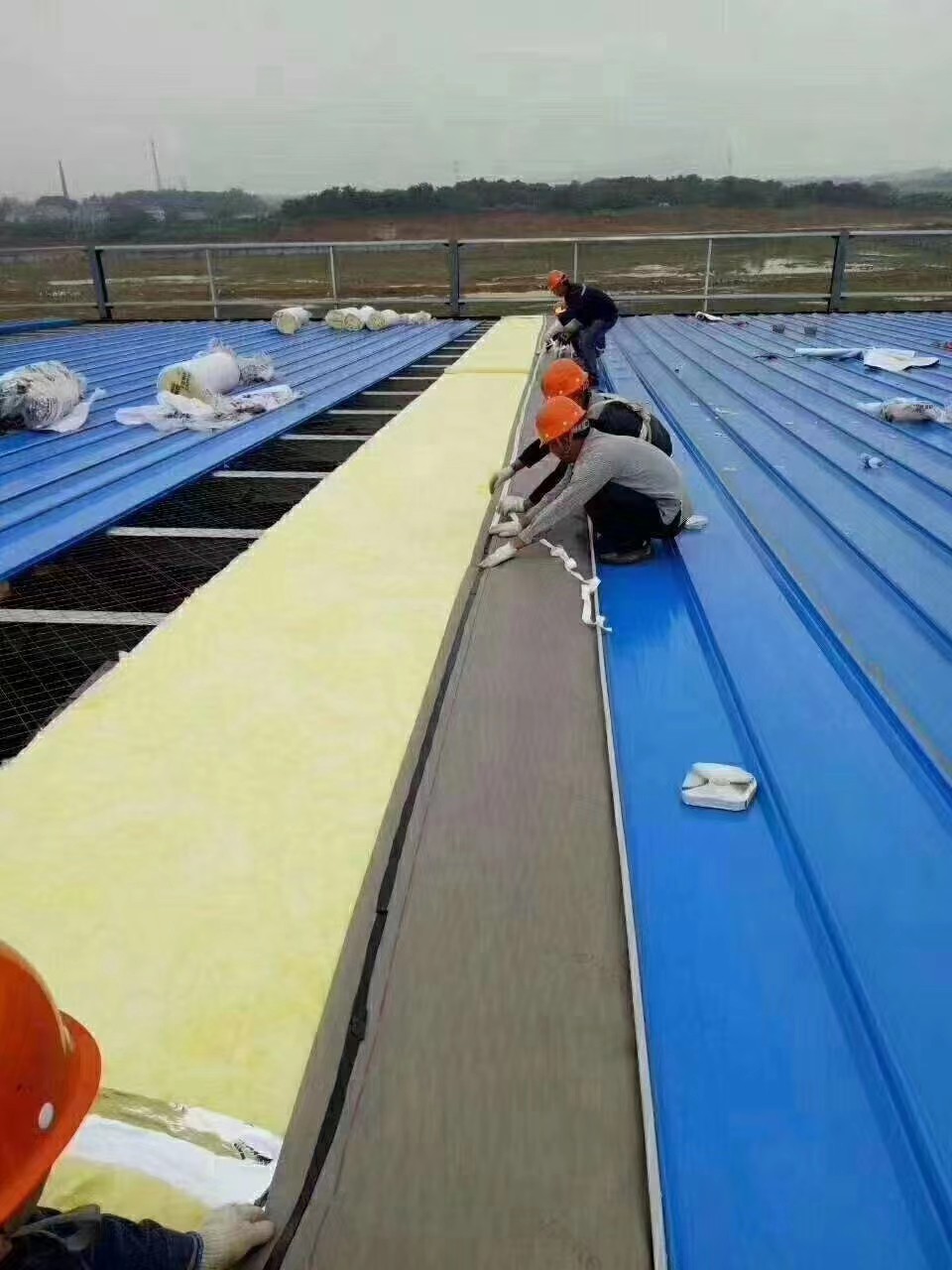 陜西屋頂保溫材料廠家電話，優(yōu)質(zhì)服務(wù)的背后是專業(yè)與信譽
