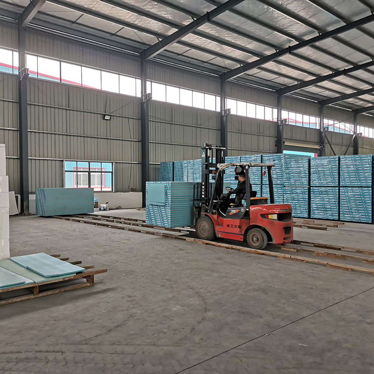 廣州市XPS外墻保溫材料廠，綠色建材潮流的引領(lǐng)者