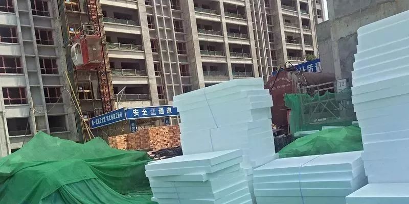 建筑外墻保溫材料B2級要求，應(yīng)用、特性及重要性