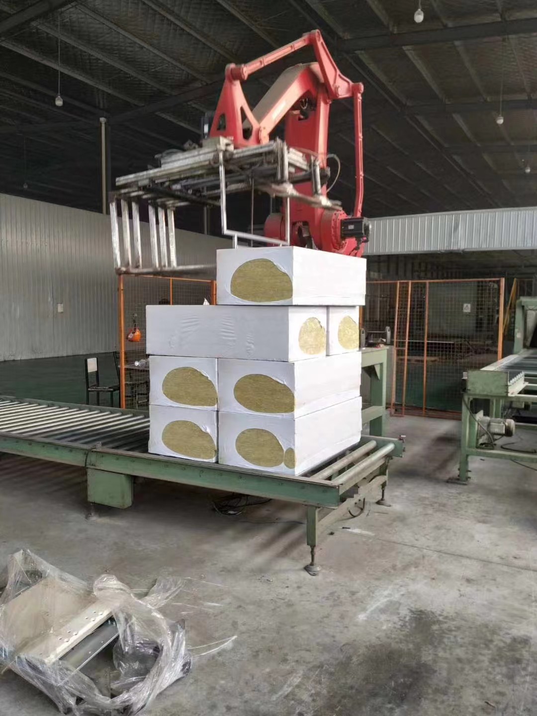 最新保溫材料鋪貼機價格表及其市場分析
