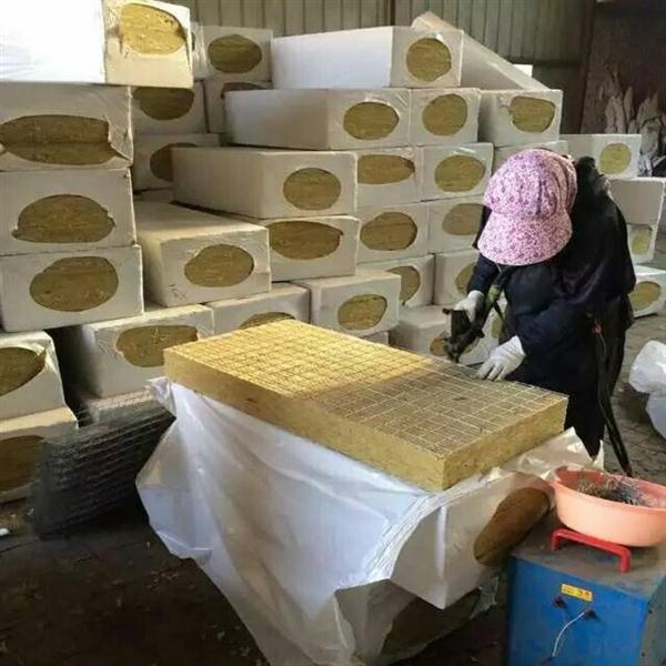 寧波保溫材料價(jià)格解析，保溫材料價(jià)格及費(fèi)用探究