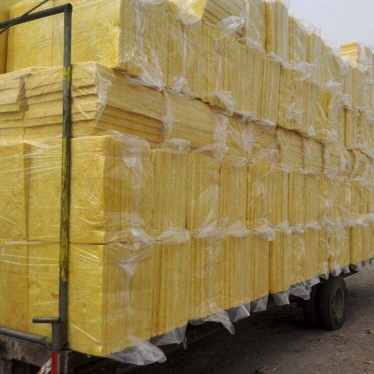 玻璃棉板保溫材料的防水性能及應(yīng)用考量解析