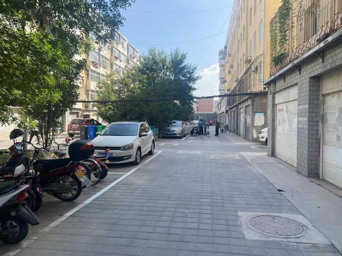 鐘樓區(qū)保溫材料批發(fā)市場(chǎng)，商業(yè)繁榮與多樣選擇