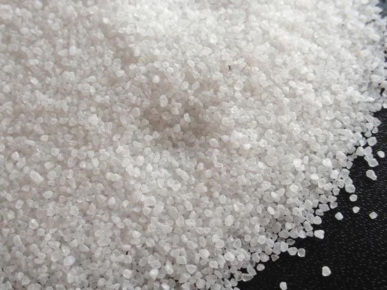 保溫材料中的關(guān)鍵角色，石英砂的價(jià)格解析