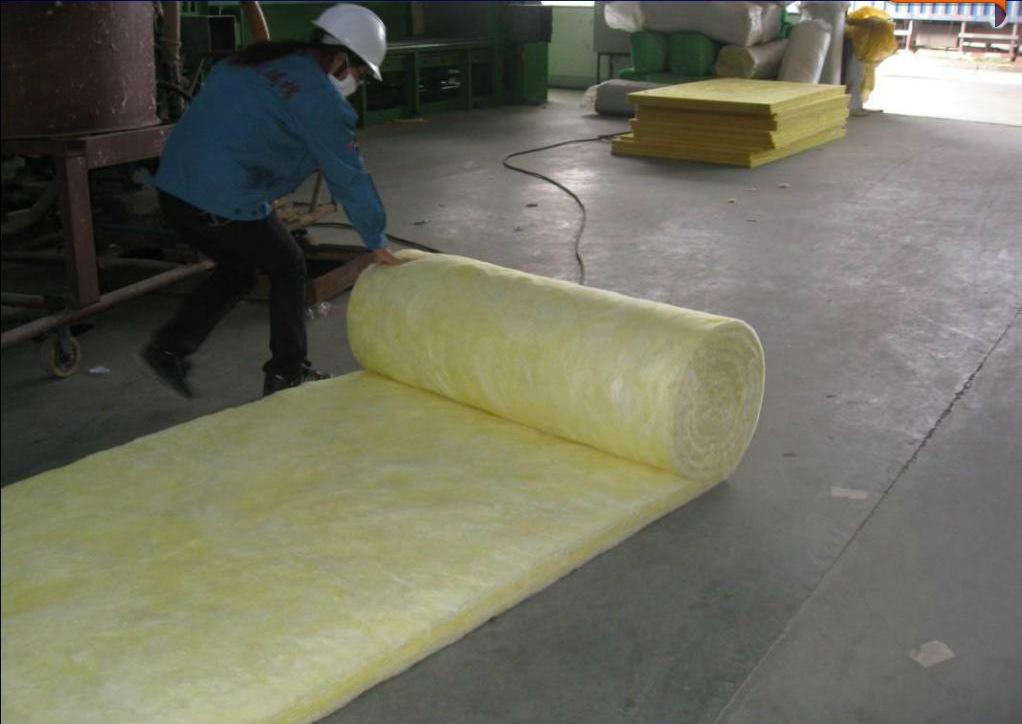 玻璃棉帶鋁箔保溫材料特性及應(yīng)用解析