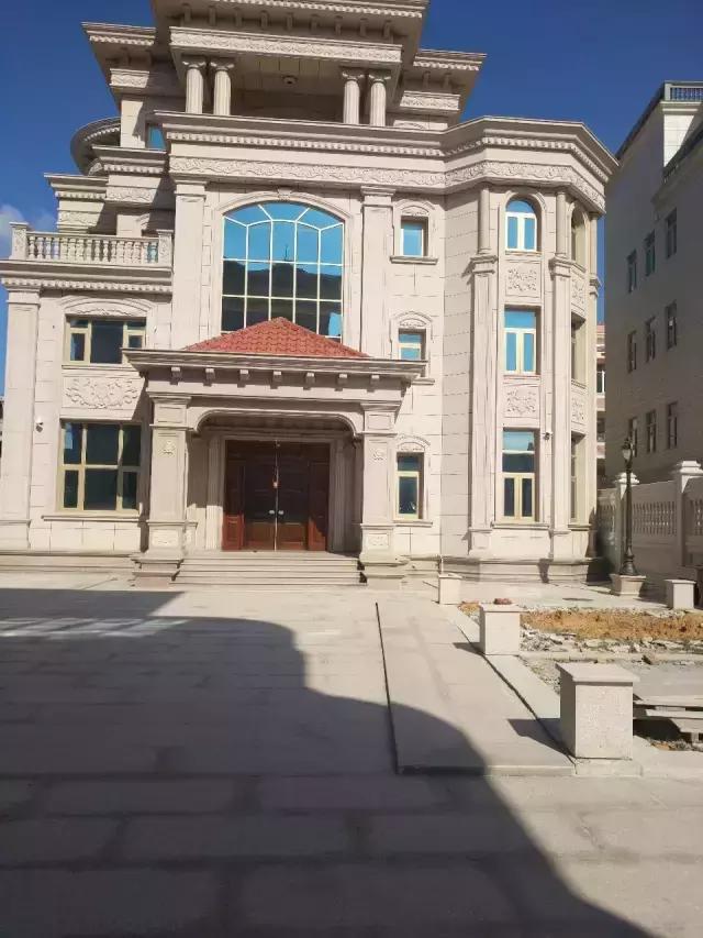 外墻干掛保溫材料一體板，現(xiàn)代建筑的綠色新選擇