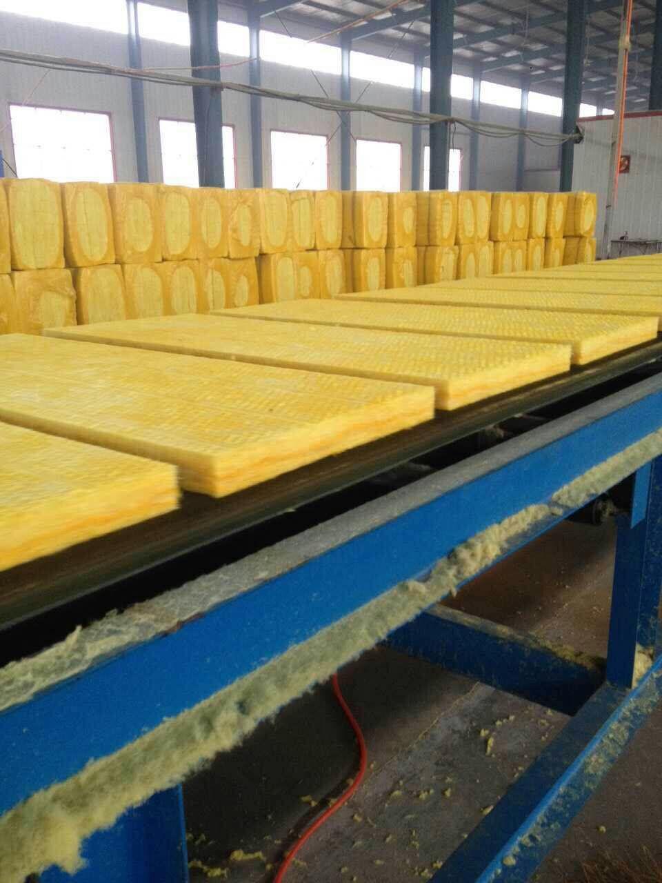 南陽市玻璃鋼棉保溫材料，探索與應(yīng)用