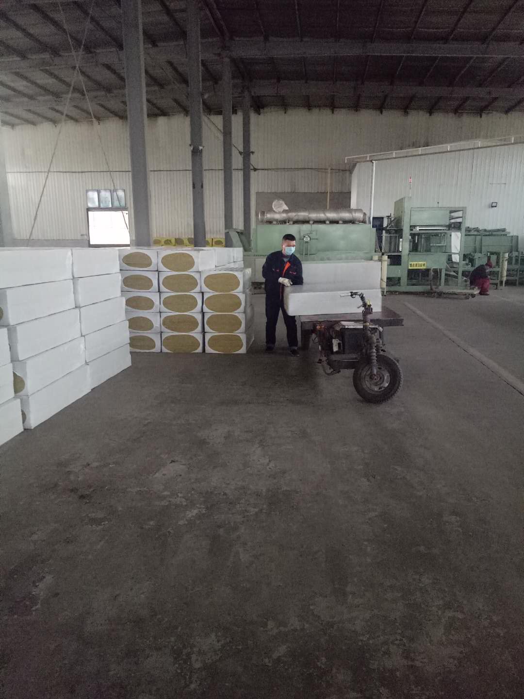 輝縣市國(guó)良保溫材料廠，品質(zhì)卓越，創(chuàng)新領(lǐng)先的企業(yè)典范